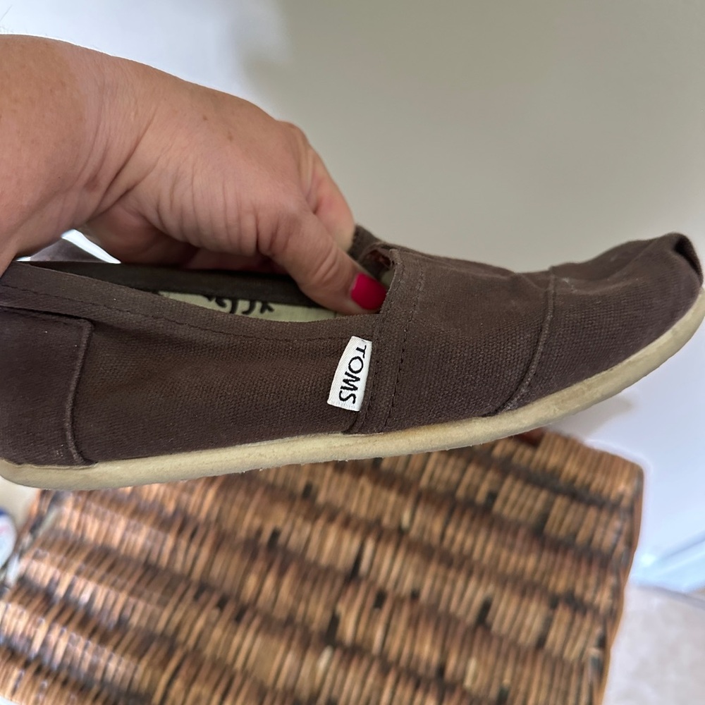 TOMS Brown Loafers Slip-On Comfort